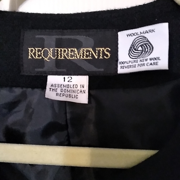 Requirements Womens SZ 12 100% Wool Black Jacket Gold Buttons Shoulder Pads - Picture 4 of 7